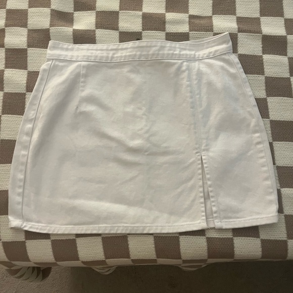 Lioness denim white skirt - Picture 2 of 3